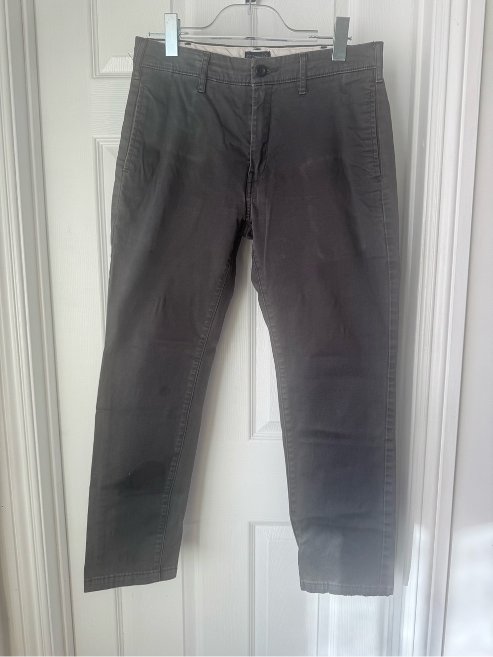 Levi's Men's Grey Slim Straight Chinos